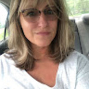 Meet your Posher, April hunsaker